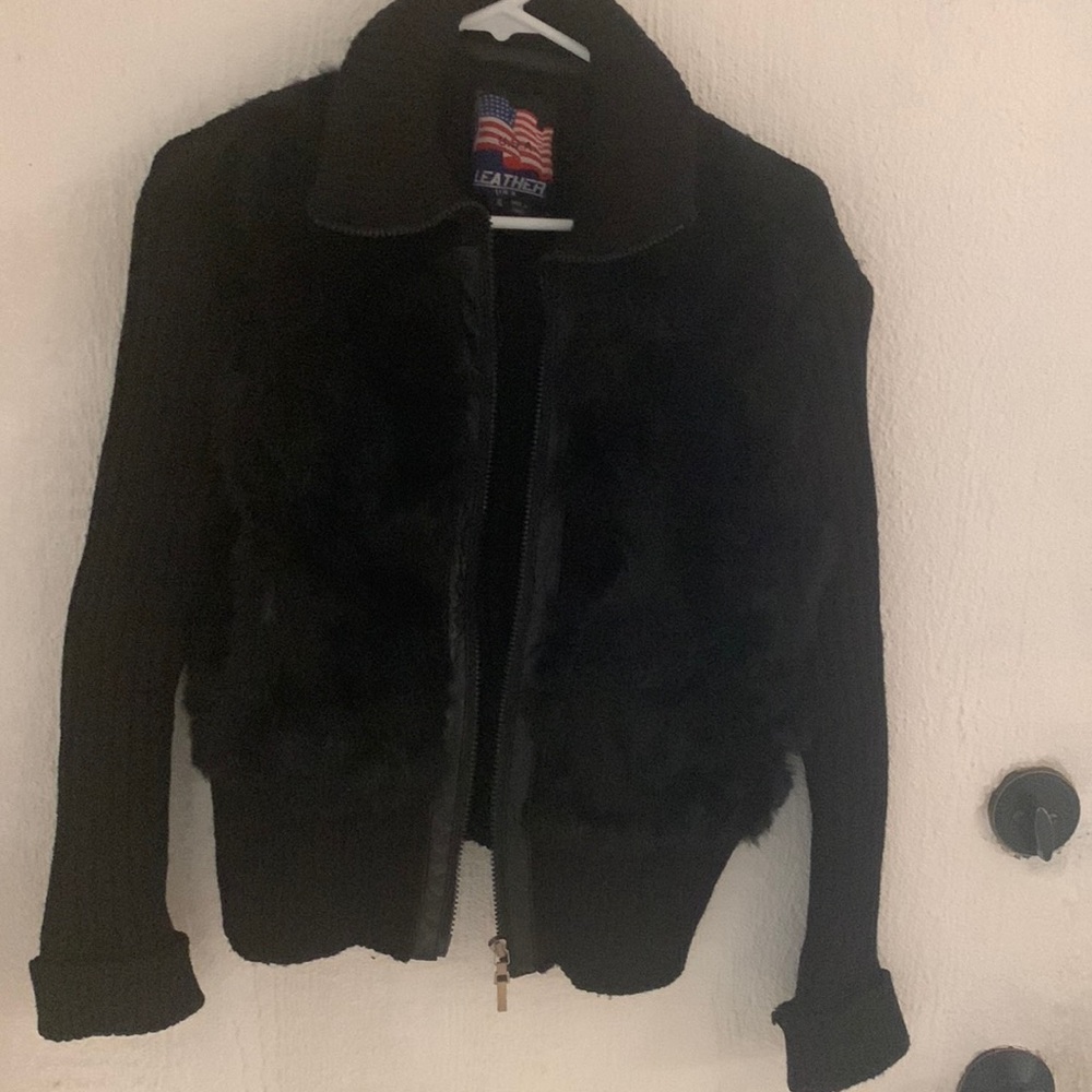 Black sweater with faux fur in the front! Size XL